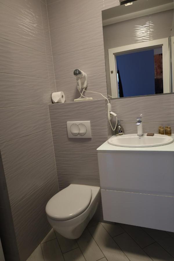 Apartment Biker - Victoria By Oneapartments *