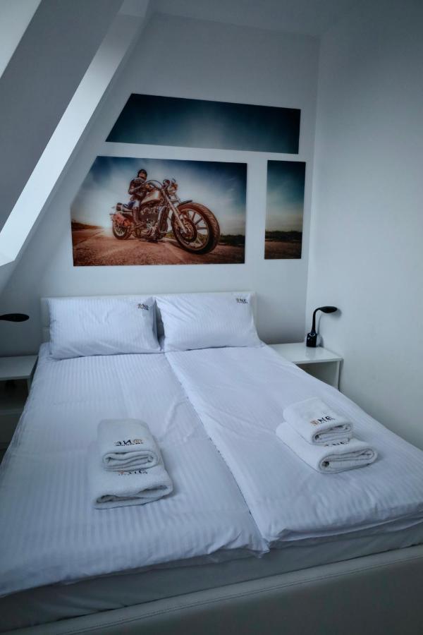 Biker - Victoria By Oneapartments Lägenhet *